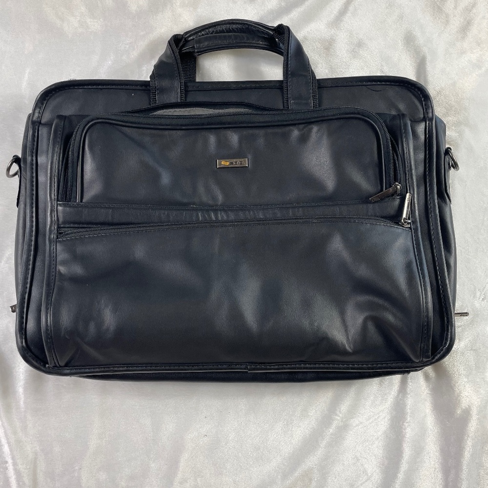 Solo 16 Inch Triple Compartment Laptop Briefcase, Black